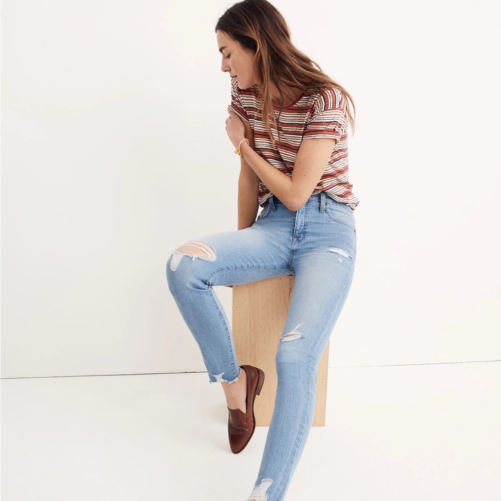 9" High-Rise Skinny Jeans in light Wash